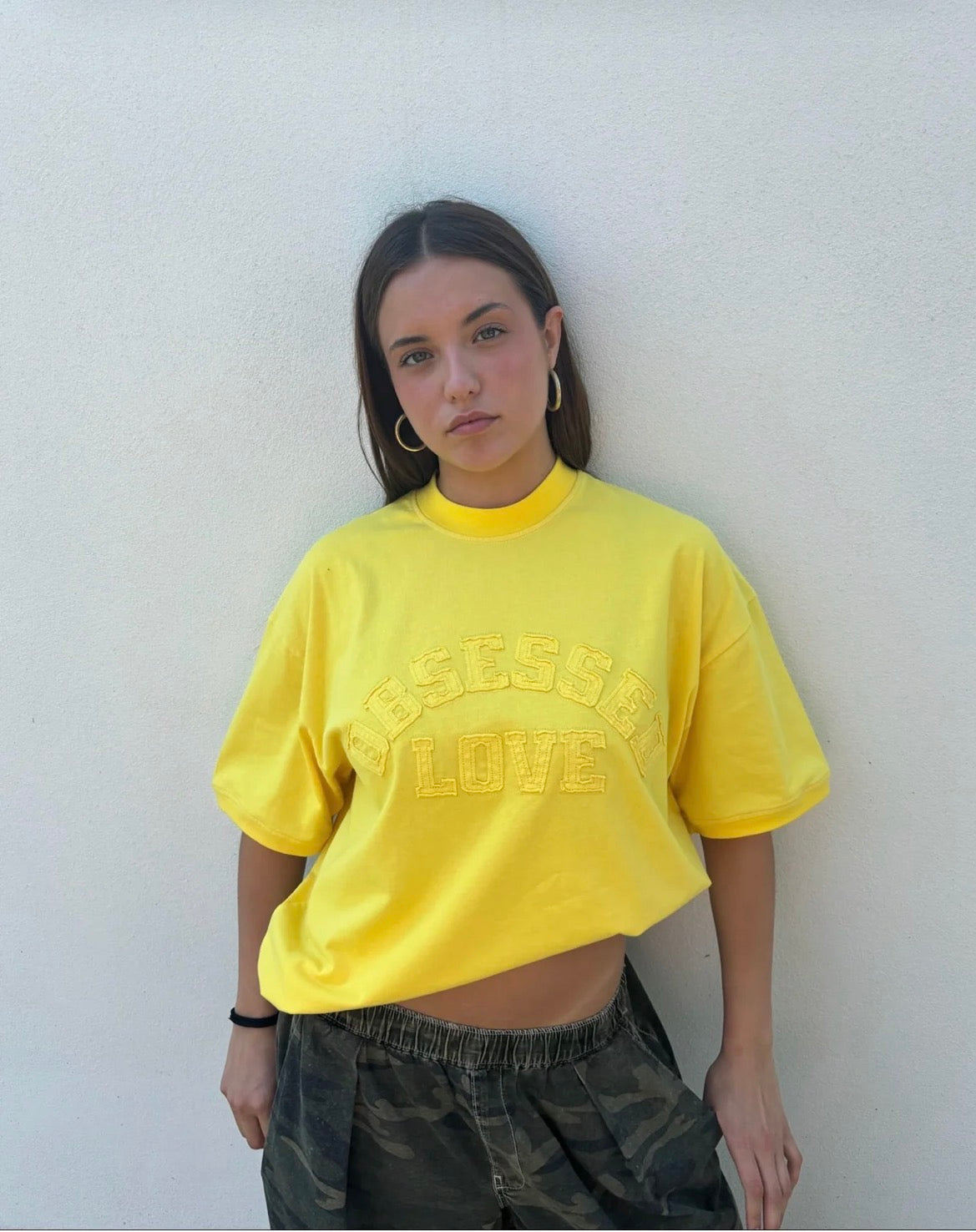 Love camiseta amarilla