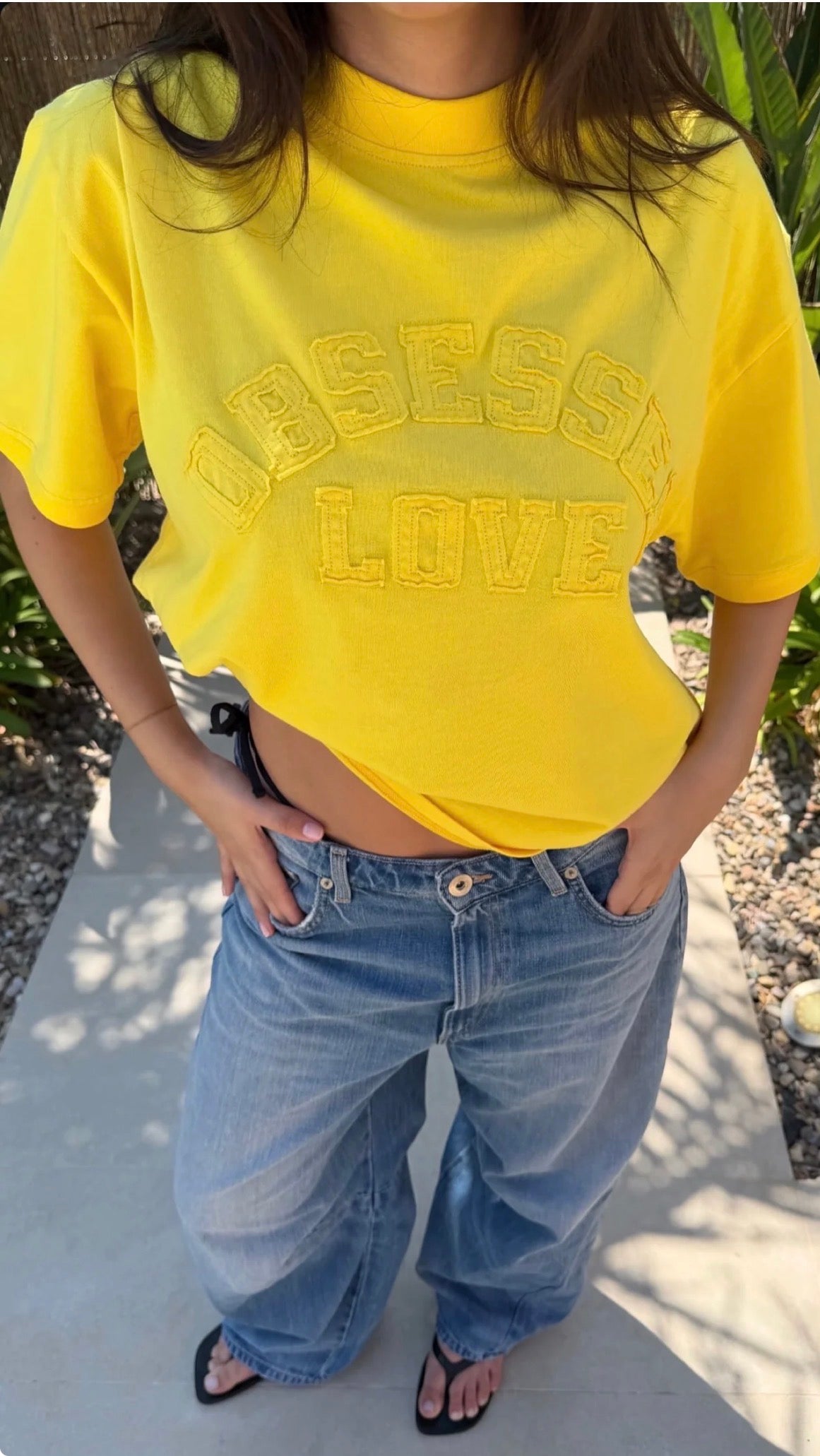 Love camiseta amarilla