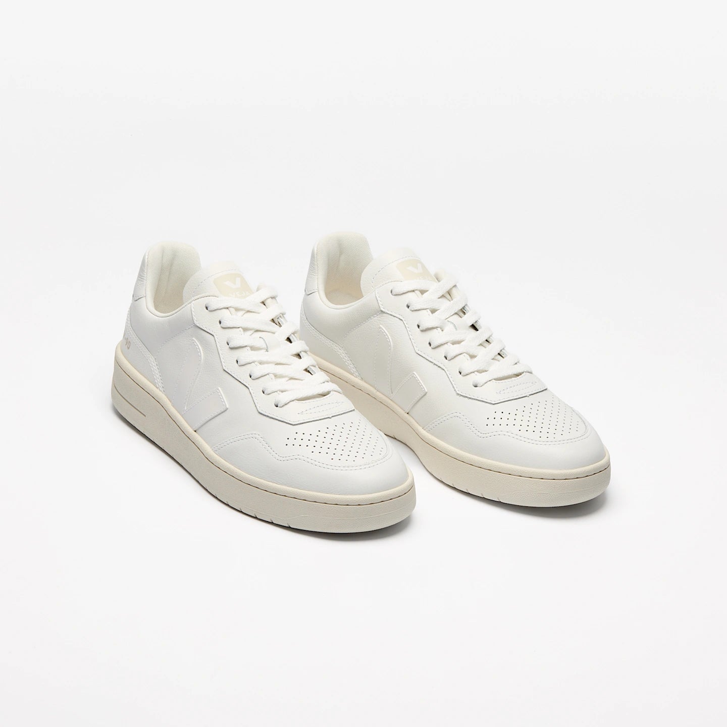 Veja V-90 LEATHER WHITE