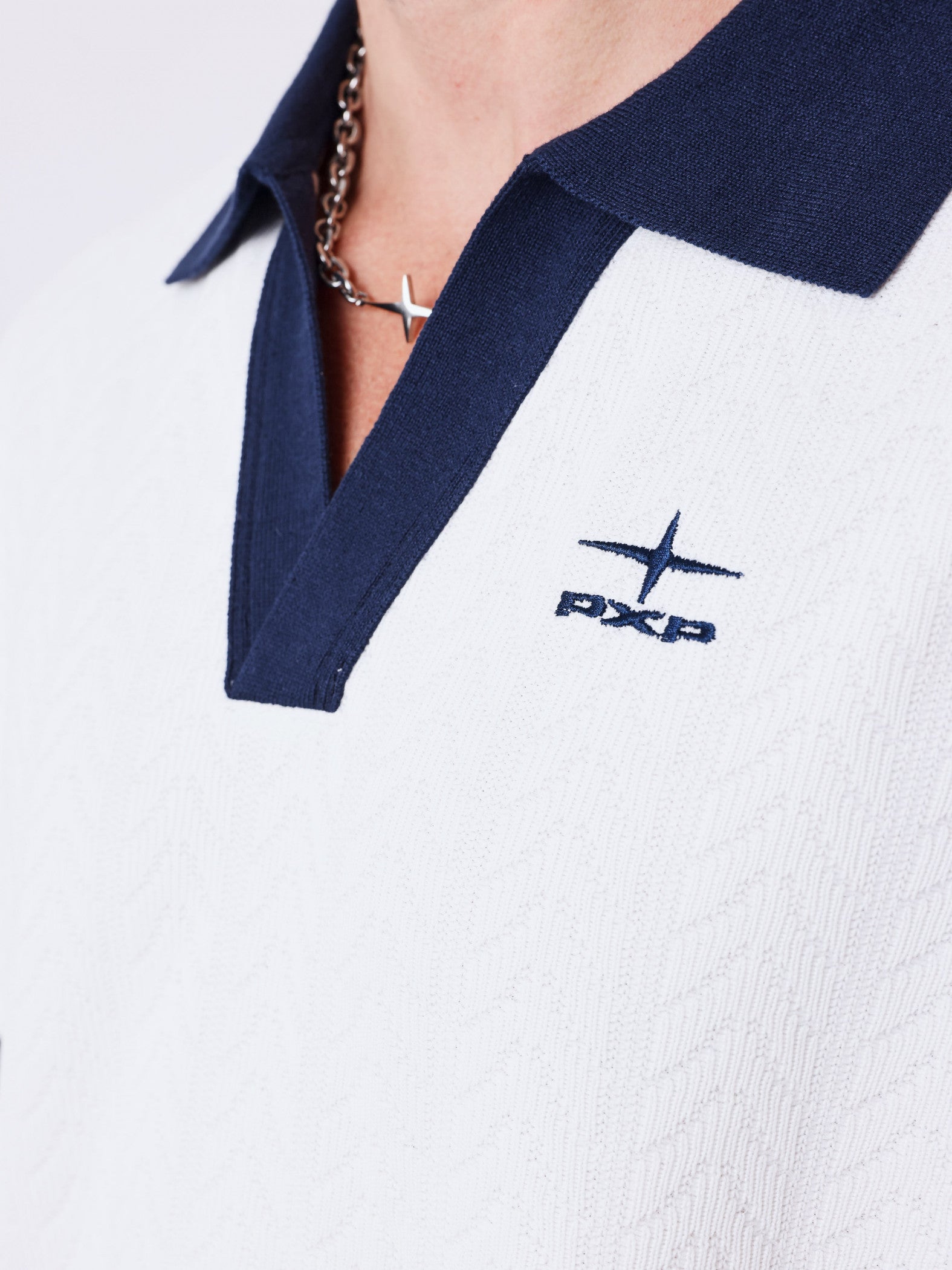 PXP Polo De Punto Blanco Azul Marino