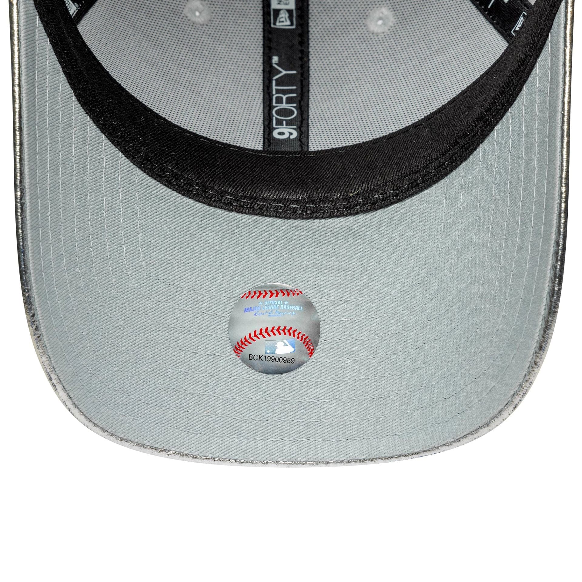 New era New York Yankees Womens MLB Metallic Silver 9FORTY Adjustable Cap