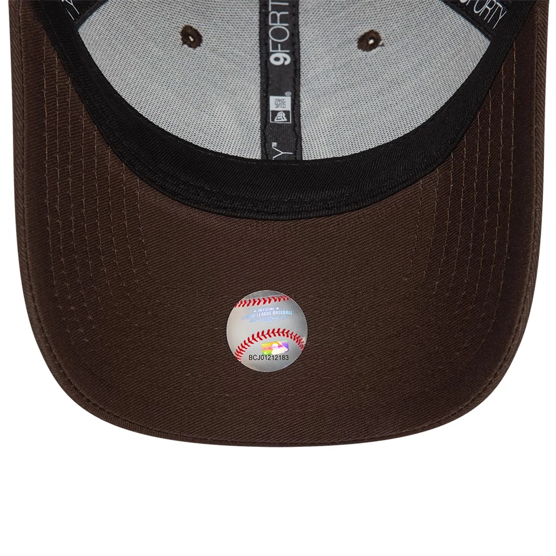 New era New York Yankees League Essential Dark Brown 9FORTY Adjustable Cap